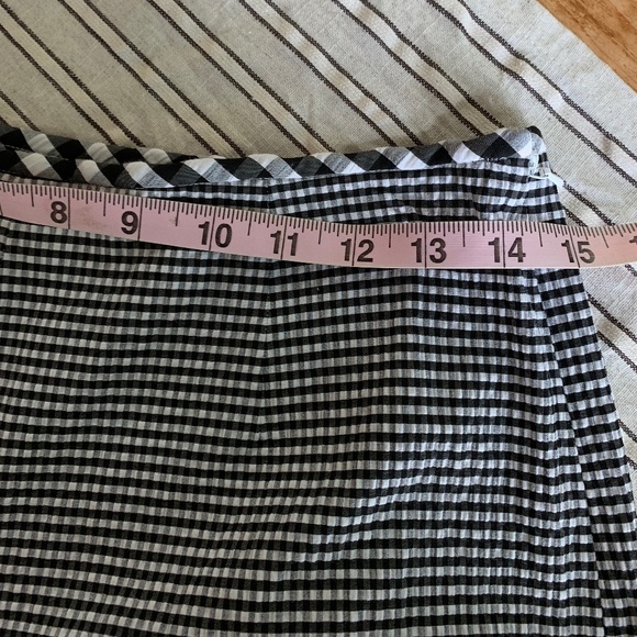 Talbots Seersucker Black/White Check Capris - Picture 9 of 11